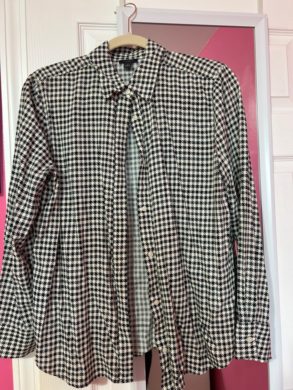 Ann Taylor Black and White Houndstooth Button-Down Shirt